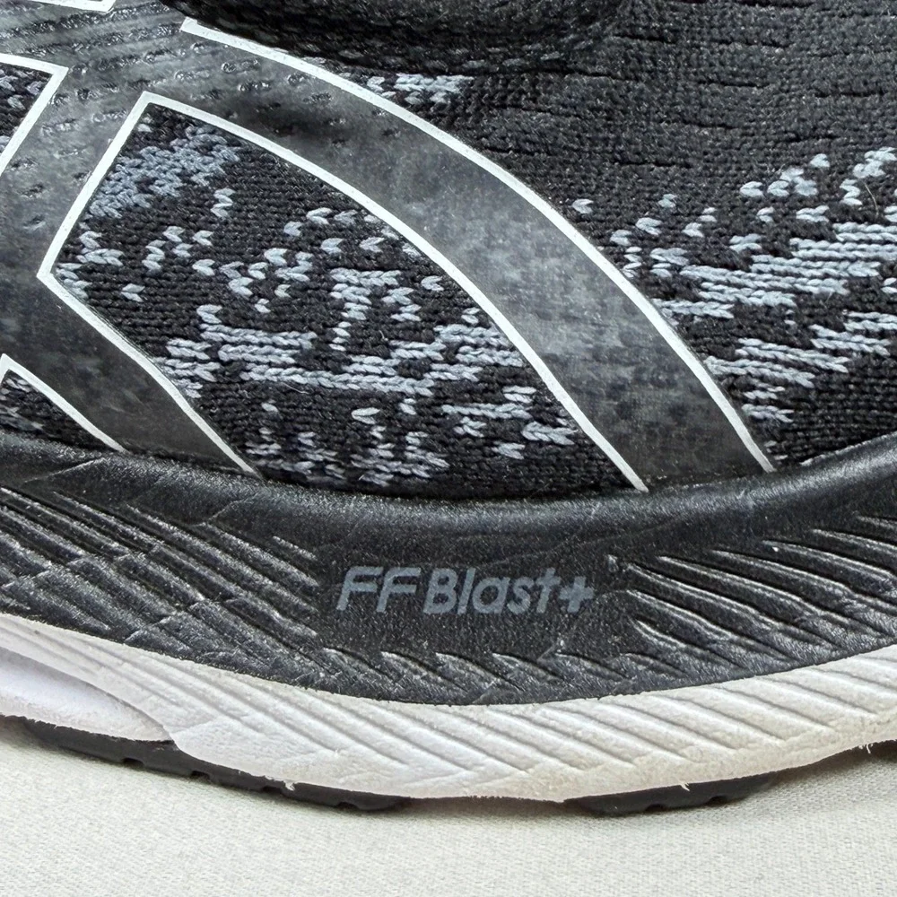 ASICS Gel-Kayano 29 Womens 8 Running Shoes Black White 1012B272 Sneakers
